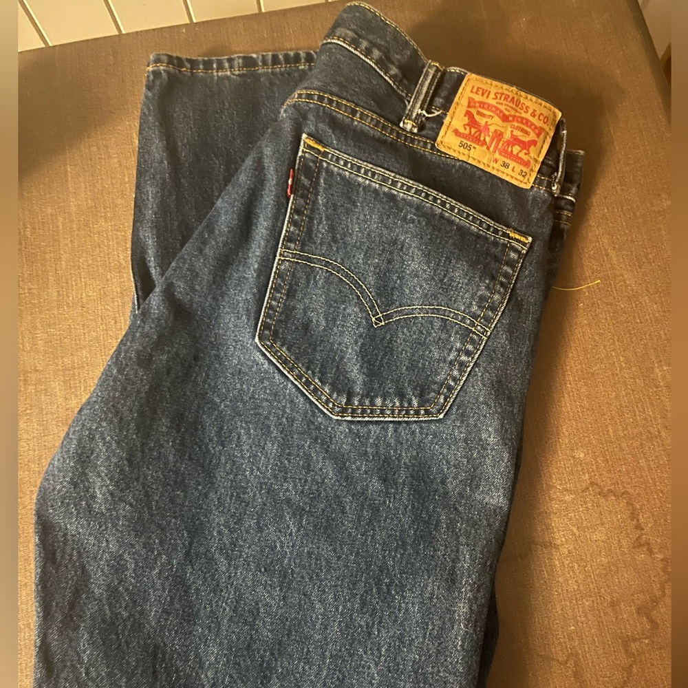 Men’s 505 Levi’s blue jeans size 38x32